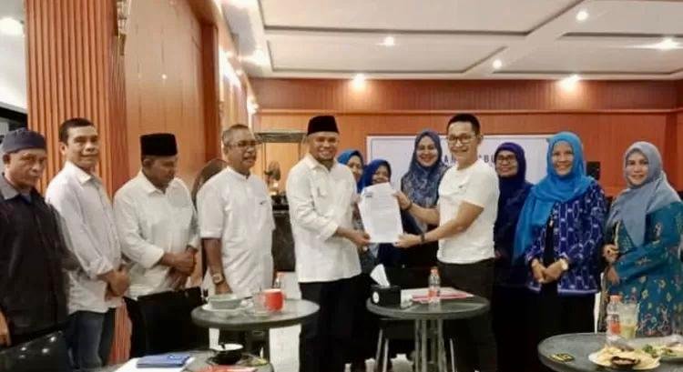 Sekjen Laskar Merah Putih (LMP) Serahkan SK Pengurus Mada Sulteng